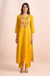 Samyukta Singhania_Yellow Embroidery Round Neck Floral Kurta Set _Online_at_Aza_Fashions