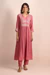 Samyukta Singhania_Pink Embroidery V-neck Front Pleated Yoke Kurta Set _at_Aza_Fashions