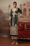 Buy_Sabe_Green Velvet Zari, Pearls, Sequins, Embroidery V-neck Zaira Kurta Set _at_Aza_Fashions