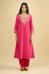 Sheetal Batra_Pink Embroidery V-neck Kurta Salwar Set _Online_at_Aza_Fashions