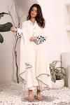 Buy_Sonali Methi_White Chanderi Embroidery Mandarin Collar, V-neck Hand Kurta Set _at_Aza_Fashions