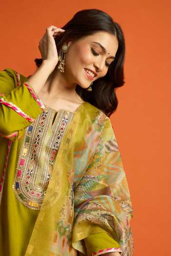 Khwaab By Sanjana Lakhani_Green Chiffon Embroidery, Straight Kurta Set With Printed Pattern Dupatta 