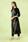 Buy_Samyukta Singhania_Black Velvet Embroidery, Metallic Thread Round Floral Hand Kurta And Pant Set 