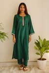 Buy_Juanita By Shubhda_Emerald Green Chanderi, Cotton, Organza, Silk Resham Zari Kurta And Pant Set _Online_at_Aza_Fashions