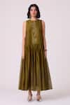 Buy_The Summer House_Green Chanderi Embroidery Round Neck Oleg Pleated Dress 
