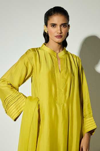 Buy_Basanti Kapde aur Koffee_Green Bemberg Fringe, Embroidery, Metallic Thread Silk Kurta And Pant Co-ord Set_Online_at_Aza_Fashions