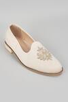 Buy_Rng Safawala_Off White Embroidery, Beads Loafers _at_Aza_Fashions