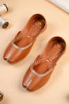 Buy Loryphilory Brown Noorani Plain Jutti With Fine Stitching Details at Aza Fashions Buy_Loryphilory_Brown Noorani Plain Jutti With Fine Stitching Details _at_Aza_Fashions