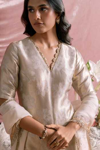 Parshya_Ivory Silk, Chiffon Embroidery, Fringe V-neck Scalloped Neckline Hand Kurta Set _Online_at_Aza_Fashions