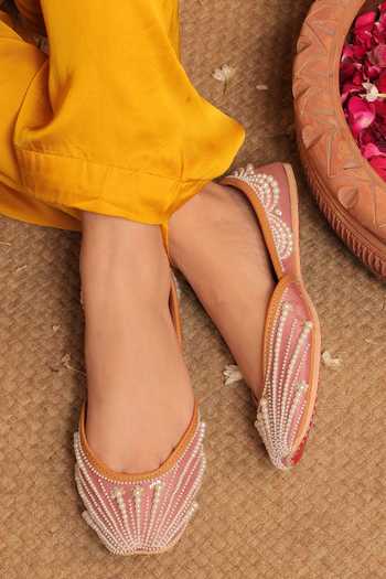 Buy_House Of Vitti India_Purple Pearl And Sequin Embellished Juttis 