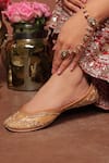 Buy_House Of Vitti India_Beige Scalloped Embroidered Juttis 