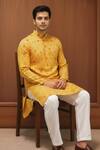Buy_Char Chaand_Mustard Linen, Silk Geometric Motif Kurta _Online_at_Aza_Fashions