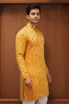Shop_Char Chaand_Mustard Linen, Silk Geometric Motif Kurta _Online_at_Aza_Fashions