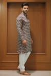 Buy_Char Chaand_Brown Linen, Silk Geometric Kurta _Online_at_Aza_Fashions