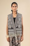 Buy_Tarun Tahiliani_Black Beads, Metallic Thread V-neck Geometric Embroidered Gilet _at_Aza_Fashions