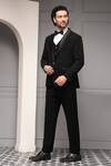 Buy_Soniya G_Black Suiting Classic Noir Vestiaire Premium Fabric Tuxedo And Waistcoat Set 