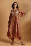 Buy_GOLDN_Brown Chanderi Silk Embroidery, Sequins, Zari V-neck Kurta And Trouser Set _at_Aza_Fashions