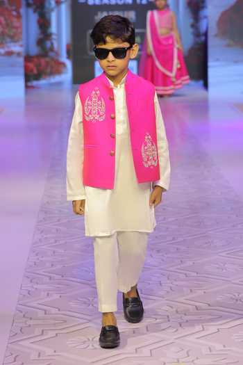 Shop_Yuvraani Jaipur_Fuchsia Silk, Cotton, Taffeta Embroidery Hand Bundi Kurta And Pant Set _Online_at_Aza_Fashions