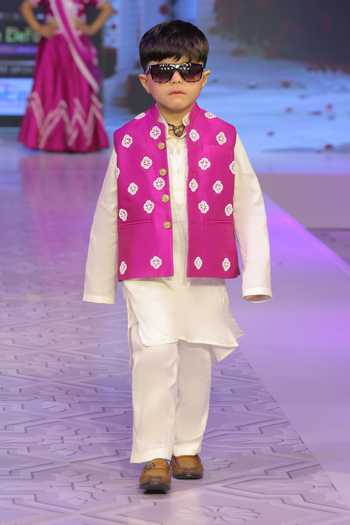 Buy_Yuvraani Jaipur_Magenta Silk, Cotton, Taffeta Embroidery Hand Bundi Kurta Set _at_Aza_Fashions