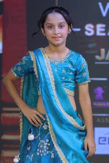 Yuvraani Jaipur_Teal Taffeta, Silk, Cotton Zari, Tassels Floral Pattern Lehenga Set _Online_at_Aza_Fashions