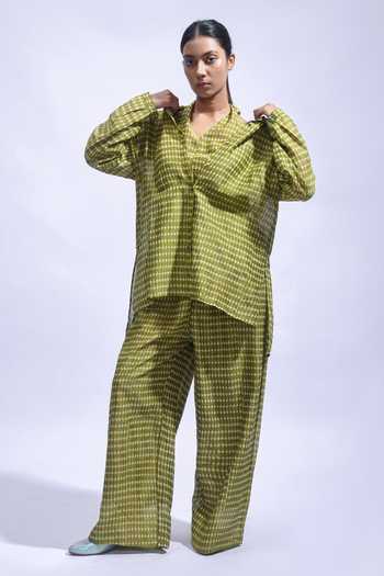 Buy_JAYATI GOENKA_Olive Green Chanderi Silk Halter Neck, Collared Mud Block Print Pant Set _at_Aza_Fashions