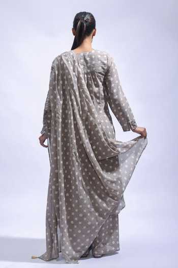 Shop_JAYATI GOENKA_Grey Cotton Smocking Round Neck Mud Block Printed Kurta Set _at_Aza_Fashions