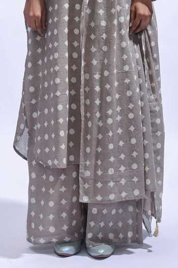 Shop_JAYATI GOENKA_Grey Cotton Smocking Round Neck Mud Block Printed Kurta Set _Online_at_Aza_Fashions