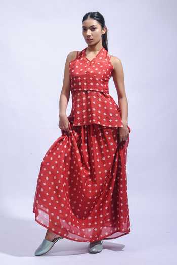 Buy_JAYATI GOENKA_Red Chanderi Silk Halter Neck Crimson Mud Block Camisole And Skirt Set _at_Aza_Fashions