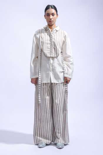 Buy_JAYATI GOENKA_Off White Chanderi Silk, Poplin Collared Ash Stripe Pattern Yoke With Pant Set 
