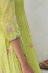 Swatti Kapoor_Green Chanderi Embroidery, Beads Round Neck James Handwoven Kurta _Online_at_Aza_Fashions