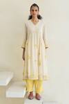 Buy_Swatti Kapoor_Yellow Chanderi Embroidery, Beads V-neck Lake Handwoven Kurta _at_Aza_Fashions