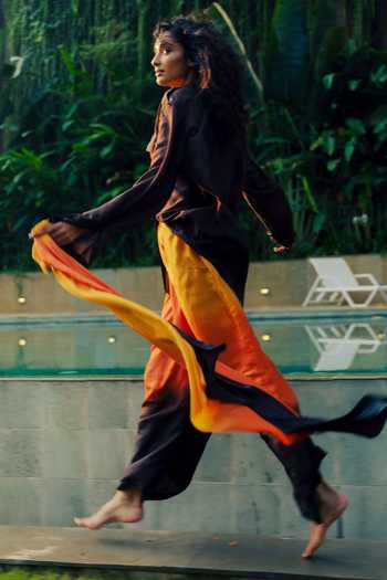 Ituvana_Multi Color Silk Collared Arka Sunset Ombre Shirt And Pant Set _Online_at_Aza_Fashions