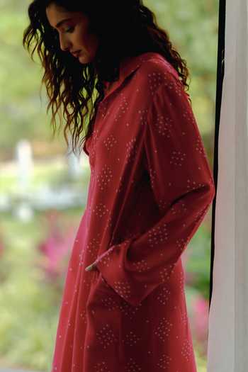 Buy_Ituvana_Pink Silk V-neck Suma Bandhani Kaftan _Online_at_Aza_Fashions