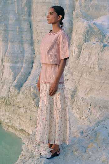 Buy_Ahmev_Red Cotton, Chanderi Embroidery, Lace Hnin Quilted Skirt 