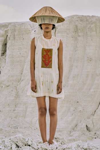 Buy_Ahmev_Ivory Cotton, Chanderi Beads, Tassels Boat , Scoop Solara Printed Tunic _at_Aza_Fashions