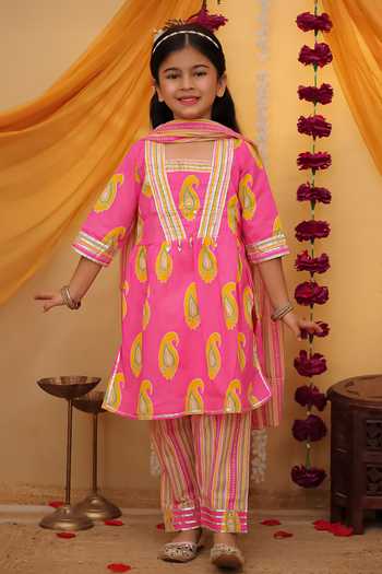 Buy_JILMIL DREAMWEAR_Pink Cotton Mirrors, Beads, Girls Paisley Print Kurta Set With Pant And Dupatta _at_Aza_Fashions