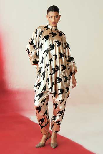 Rainas_Off White Velvet Mandarin Collar Abstract Print Tunic Set _Online_at_Aza_Fashions