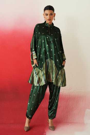 Rainas_Green Velvet Mandarin Collar Printed Kaftan Pant Set _at_Aza_Fashions
