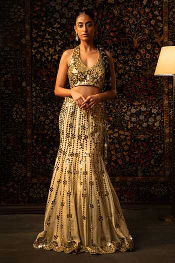 Buy_Vandana Sethi_Gold Silk Mirrors V-neck Work Raw Lehenga Set _at_Aza_Fashions