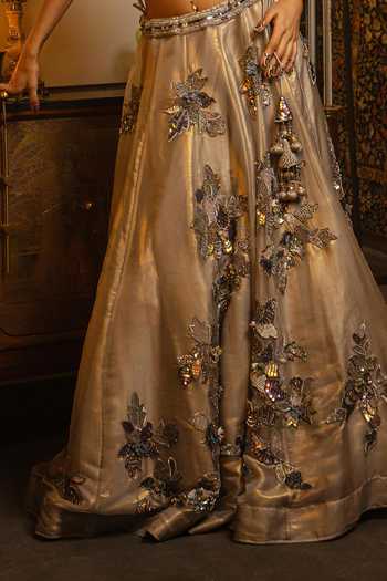 Buy_Vandana Sethi_Gold Organza Sequins, Tassels Sweetheart Neck Lehenga Set _Online_at_Aza_Fashions