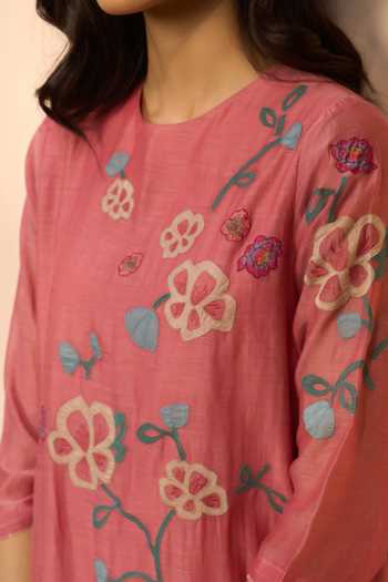 Vaayu_Pink Muslin Applique Round Neck Hibiscus Kurta And Pant Set _Online_at_Aza_Fashions