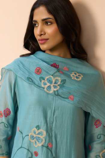 Vaayu_Blue Muslin Applique Round Neck Cotton Kurta Set With Dupatta _at_Aza_Fashions