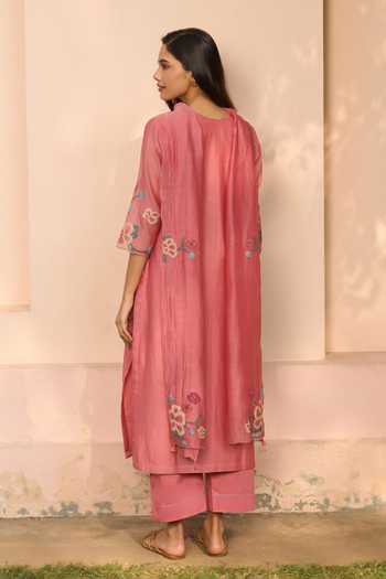 Shop_Vaayu_Pink Muslin Applique Round Neck Hibiscus Cotton Kurta Set _at_Aza_Fashions
