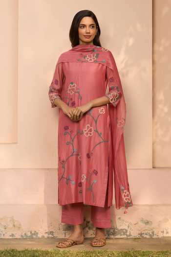 Buy_Vaayu_Pink Muslin Applique Round Neck Hibiscus Cotton Kurta Set _at_Aza_Fashions