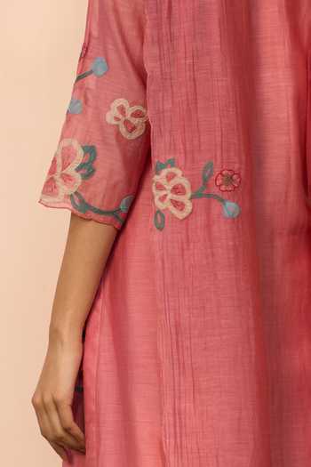 Shop_Vaayu_Pink Muslin Applique Round Neck Hibiscus Cotton Kurta Set _Online_at_Aza_Fashions