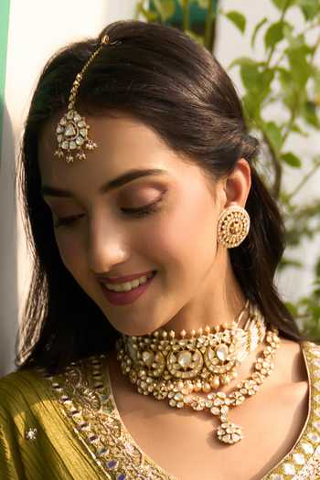 Kaari_White Pearls, Stones Ragini Gold Plated Vellore Maang Tikka _Online_at_Aza_Fashions