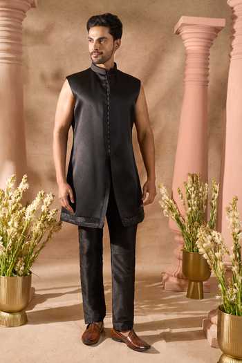 Arihant Rai Sinha_Black Silk Embroidery, Sequins Floral Pattern Sherwani Set _Online