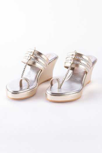 Buy_PREET KAUR_Gold Buckles Dull Two Tone Kolhapuri Wedges _at_Aza_Fashions
