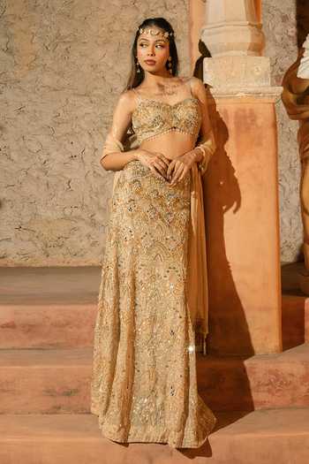 Buy_Silky Bindra_Gold Organza, Shantoon Embroidery, Sequins, Stones, Midas Skirt Set With Stole _at_Aza_Fashions