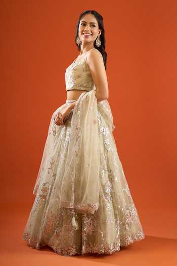 Samyukta Singhania_Green Net Sequins Sweetheart Neck Floral Embroidered Lehenga Set _at_Aza_Fashions